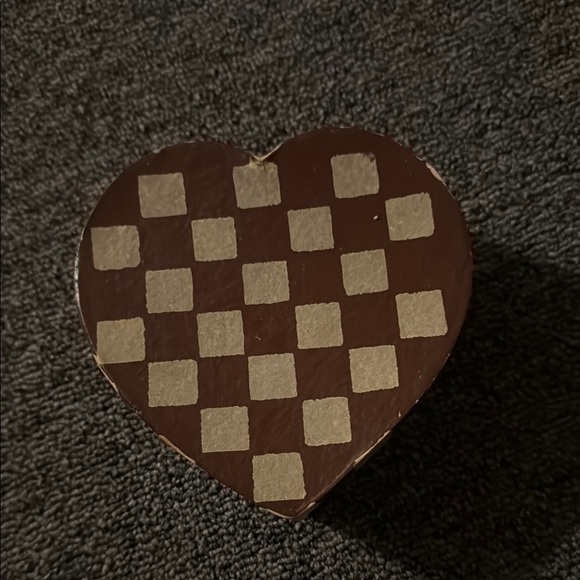 Vintage Heart-Shaped Checkered Wooden Box - Picture 2 of 5
